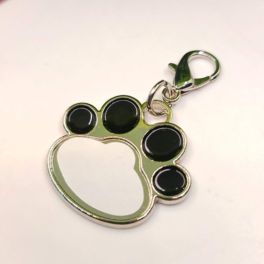 PET paw Keychain w your pets picture inserted in the open large pad area